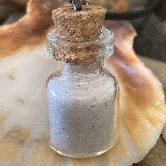 Magic natural beach sand quartz (siesta key beach, Florida) Necklace - Picture 5 of 17